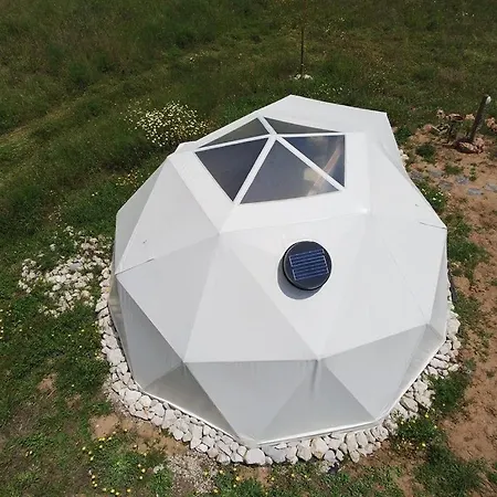 Luxusní stan Forest Domes *